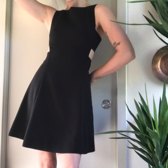 Club Monaco Dresses & Skirts - Club Monaco Jamarca Black Cut-Out Dress–Size 00